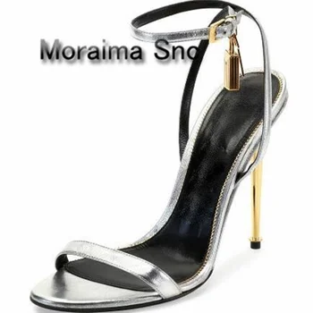 Moraima Snc фирменный дизайн, декор в виде золотого замка, женские босоножки, золотые металлические туфли на тонком каблуке, женская летняя обувь на шпильке